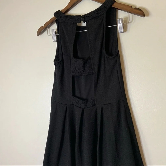 Lace Midi / Mini Dress Black Sleeveless Pleated Open Back Dress Size Small Event - Picture 9 of 13